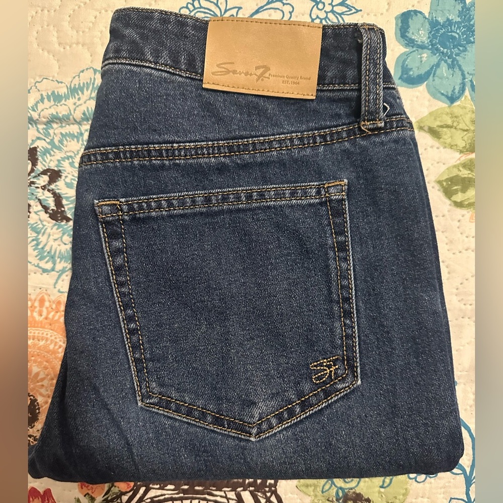 Seven7 blue jeans